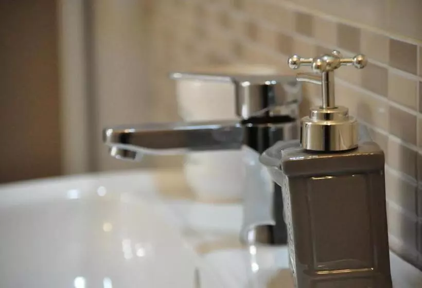 تختخواب و صبحانه Artisti Rooms