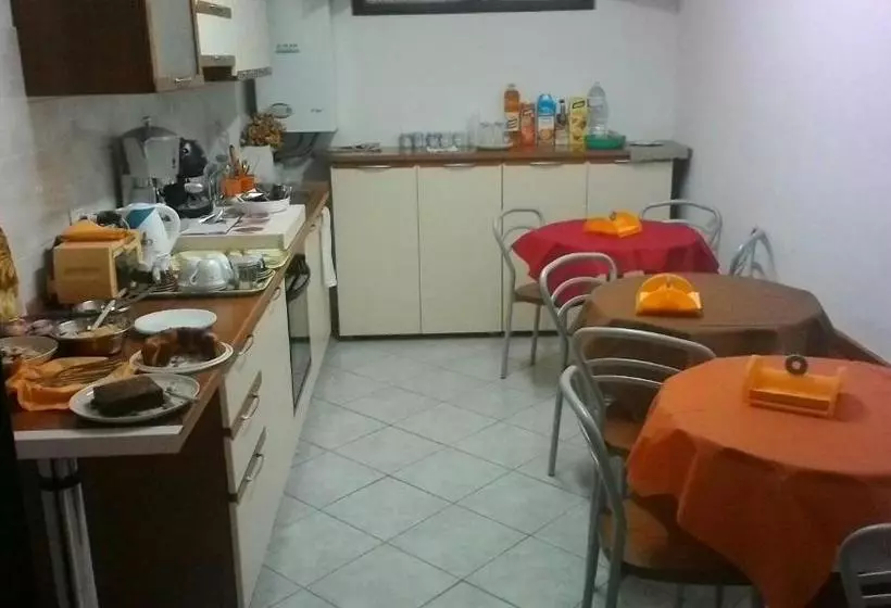 تختخواب و صبحانه Raggio Di Sole