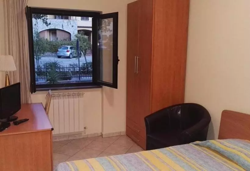 تختخواب و صبحانه Raggio Di Sole
