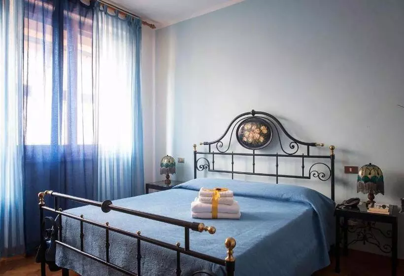 ホテル Albergo La Bussola