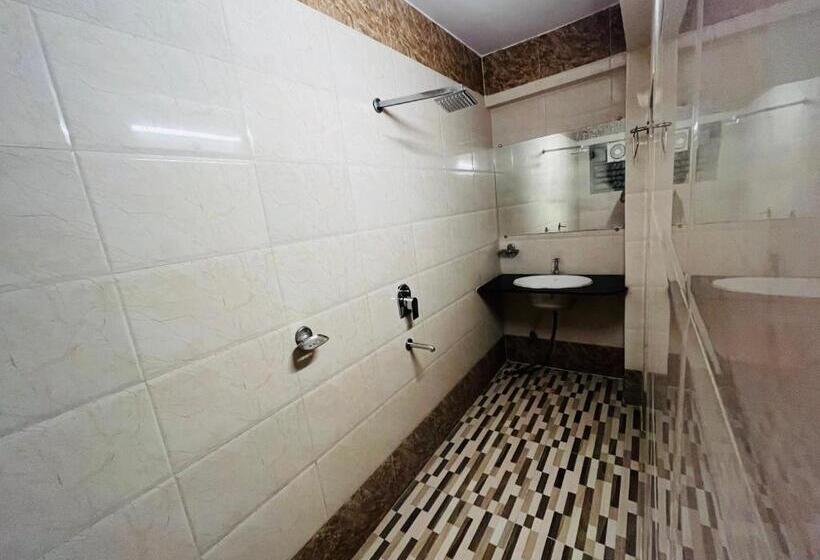 Hotel Mani International