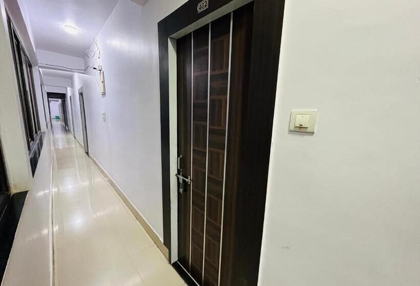 Hotel Mani International