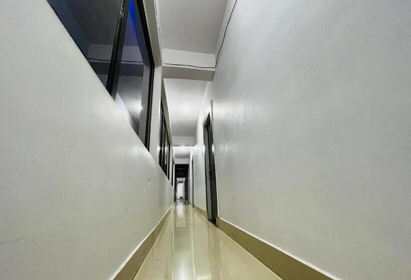 Hotel Mani International