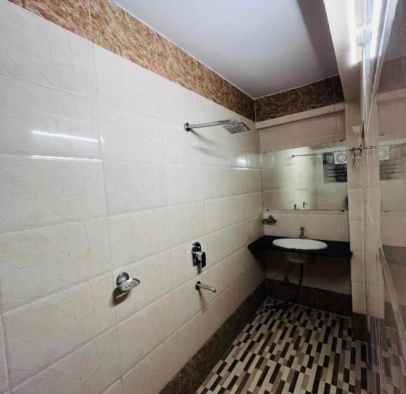 Hotel Mani International