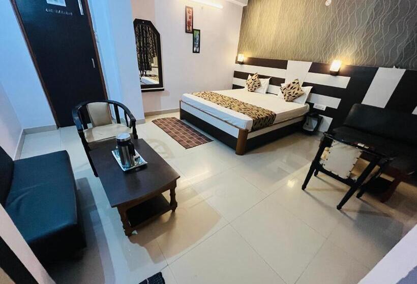 Hotel Mani International