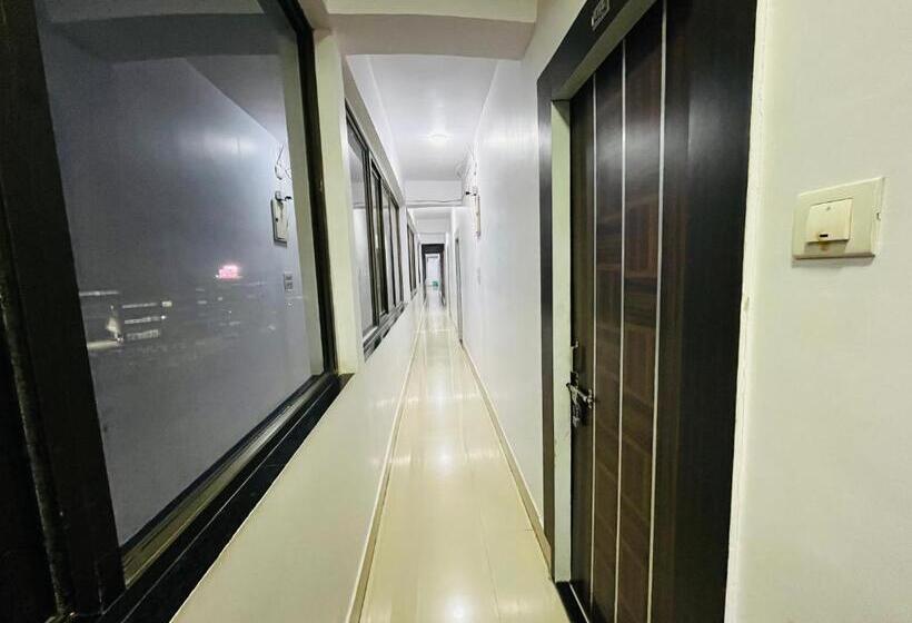 Hotel Mani International