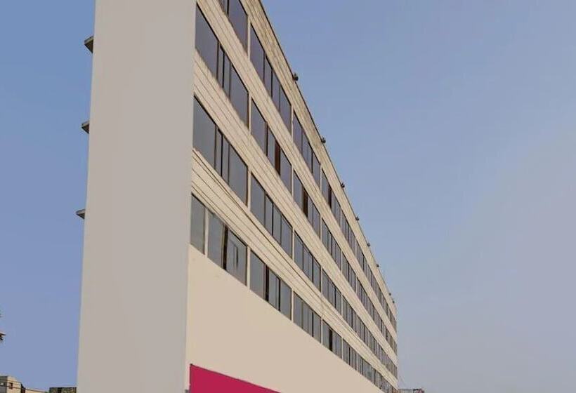 Hotel Mani International