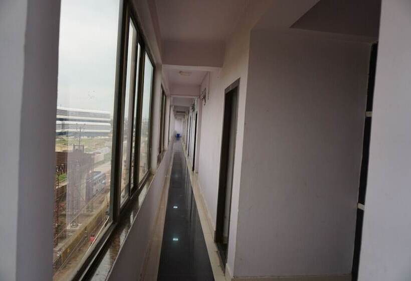 Hotel Mani International