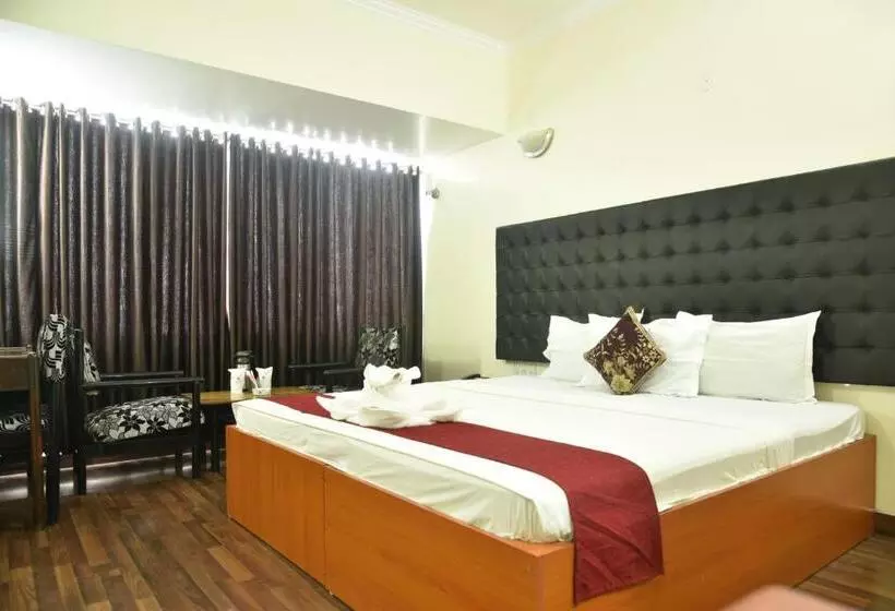 Hotelli Rajhans International