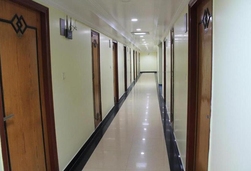 فندق Rajhans International