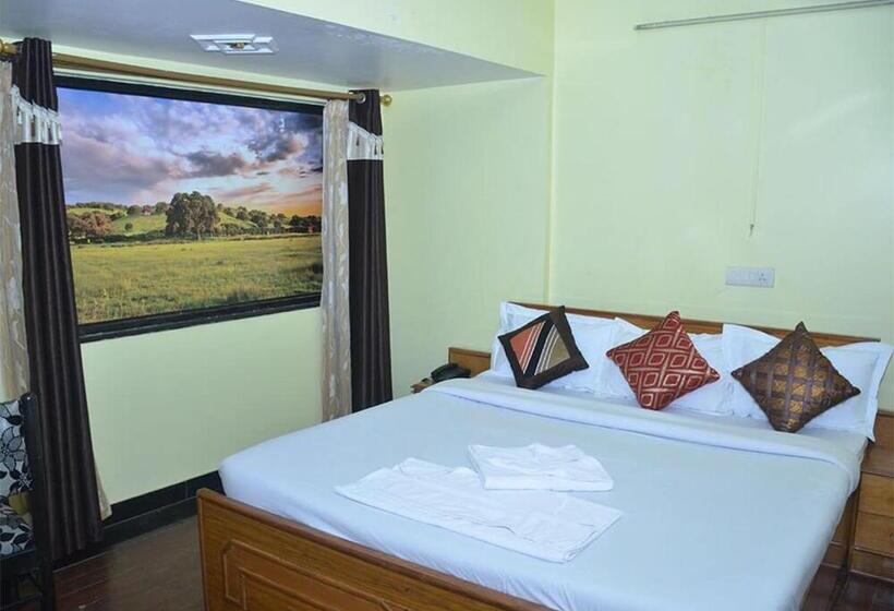 فندق Rajhans International