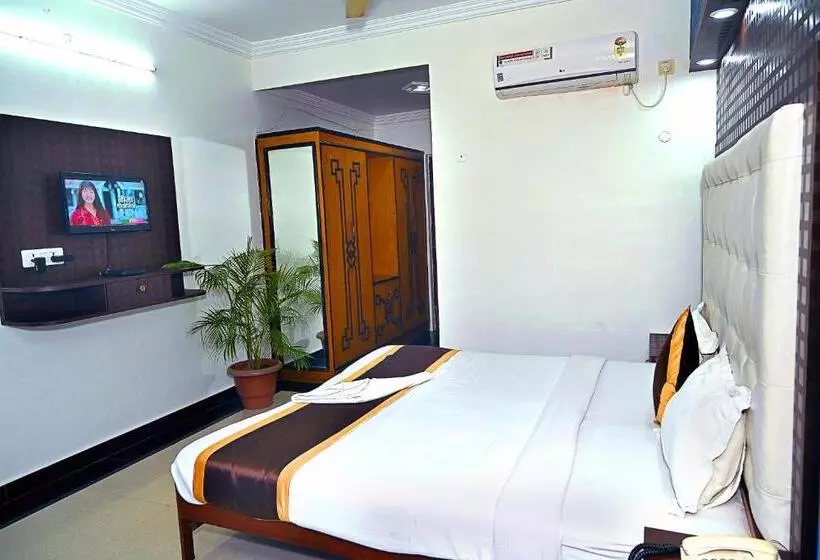 Hotelli Rajhans International