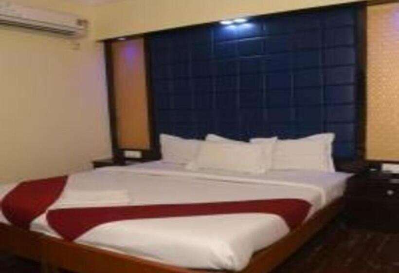 فندق Rajhans International