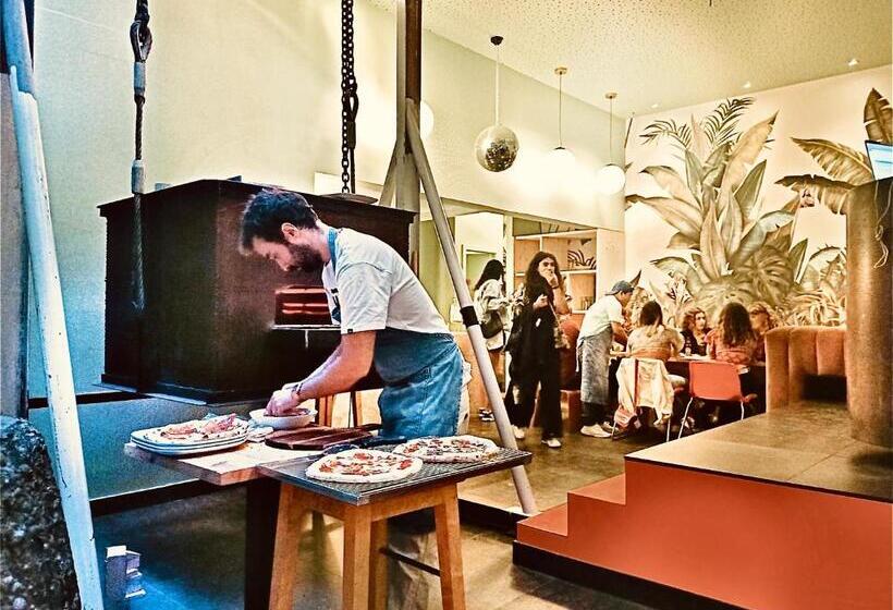 Bed and Breakfast Avenue Hostel & Suites