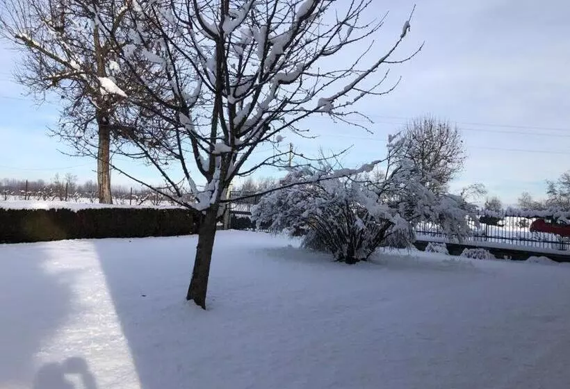 Aamiaismajoitus (B&B) Cascina La Barona