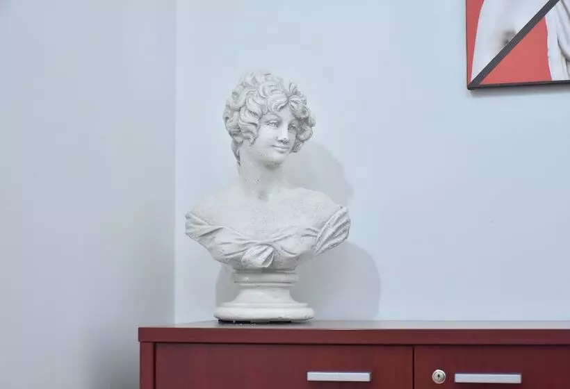 ベッドアンドブレックファースト Conte Ardi Luxury Rooms