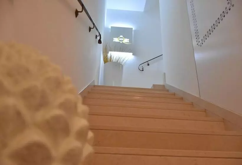ベッドアンドブレックファースト Conte Ardi Luxury Rooms