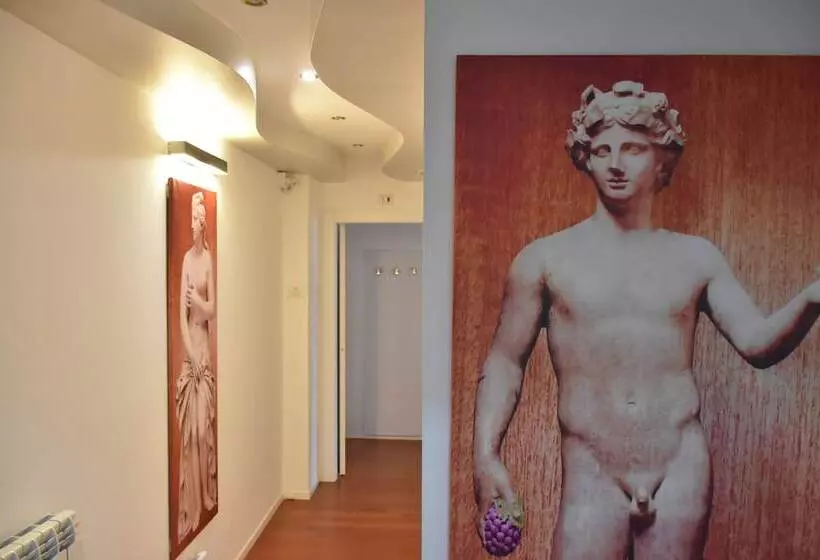 ベッドアンドブレックファースト Conte Ardi Luxury Rooms