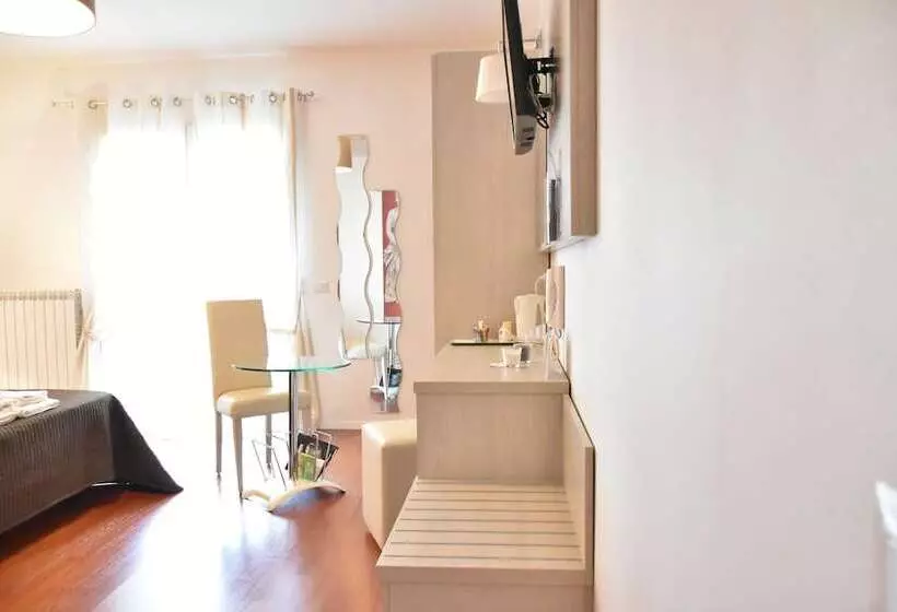 ベッドアンドブレックファースト Conte Ardi Luxury Rooms