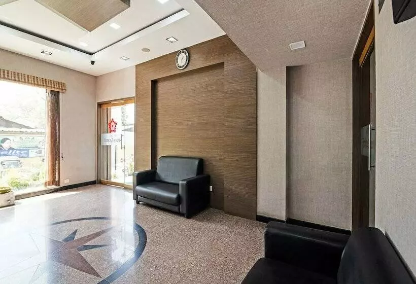 Capital O 11563 Hotel Shiva Grand Inn