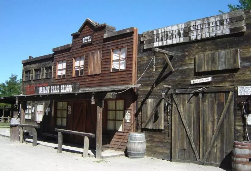 Hotelli Cowboys Guest Ranch