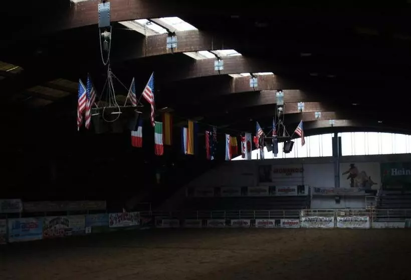 Hotelli Cowboys Guest Ranch