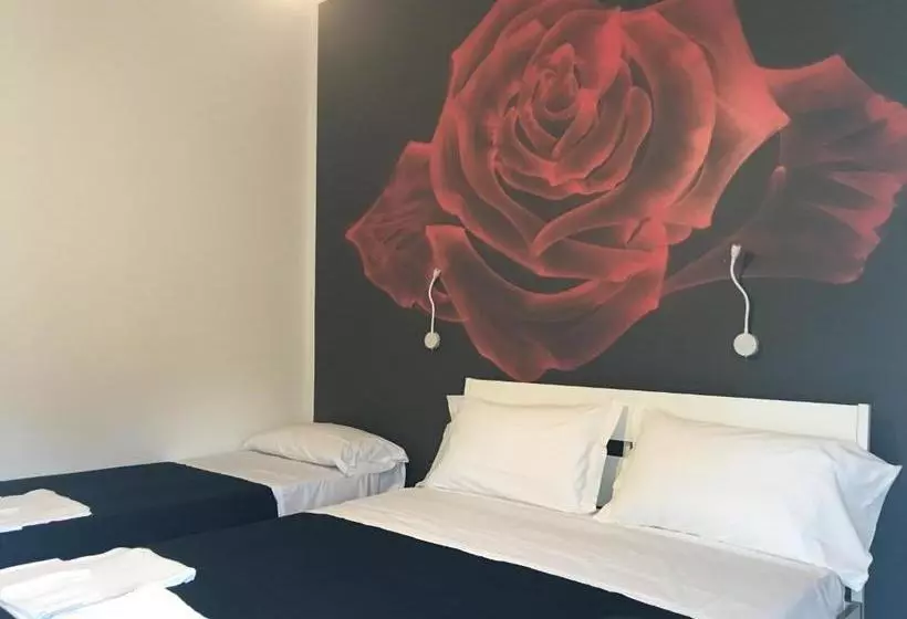 Hotel X
