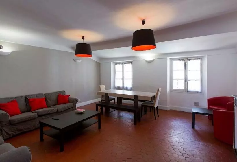 ユースホステル Backpackers House Antibes