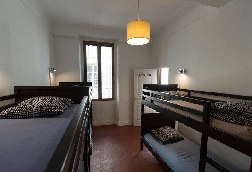 هاستل Backpackers House Antibes