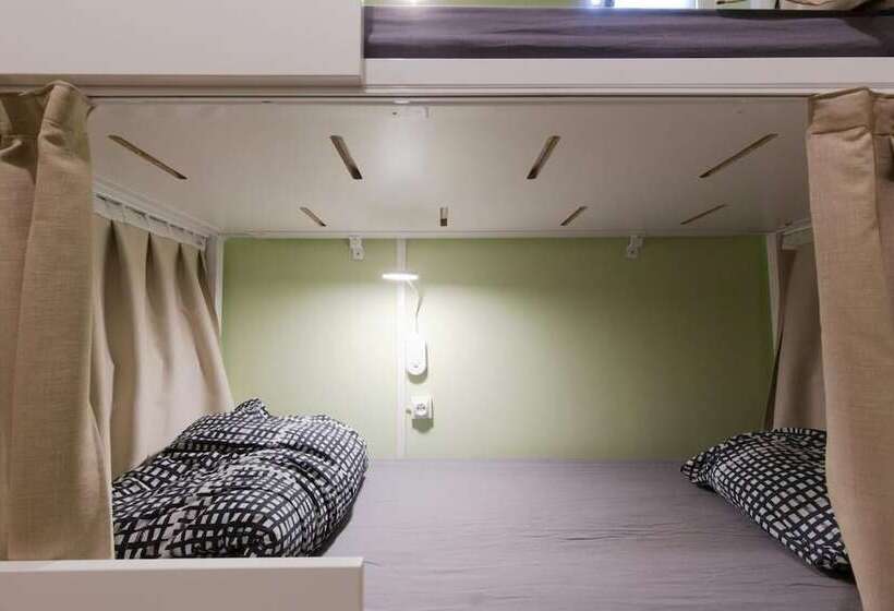 هاستل Backpackers House Antibes