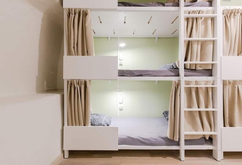 هاستل Backpackers House Antibes