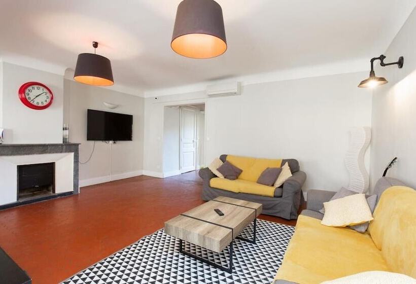 هاستل Backpackers House Antibes