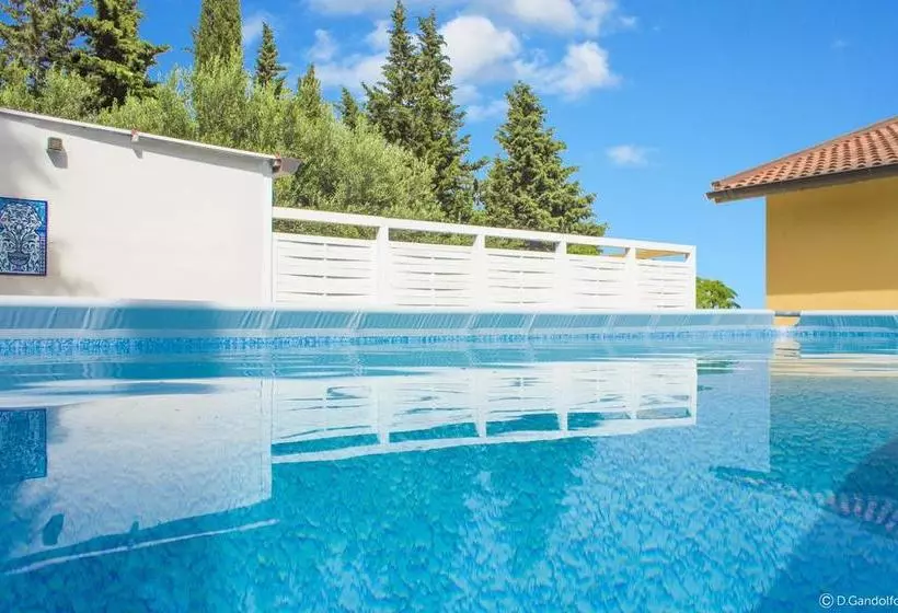 تختخواب و صبحانه Villa Gagliardetta