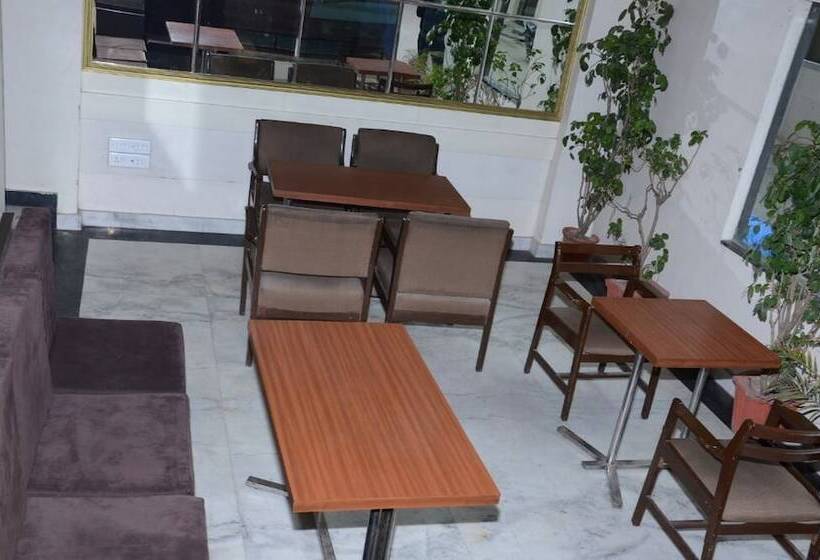 مبيت وإفطار Ankur Palace