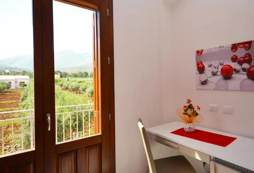 ベッドアンドブレックファースト Le Falesie Di Castelluzzo