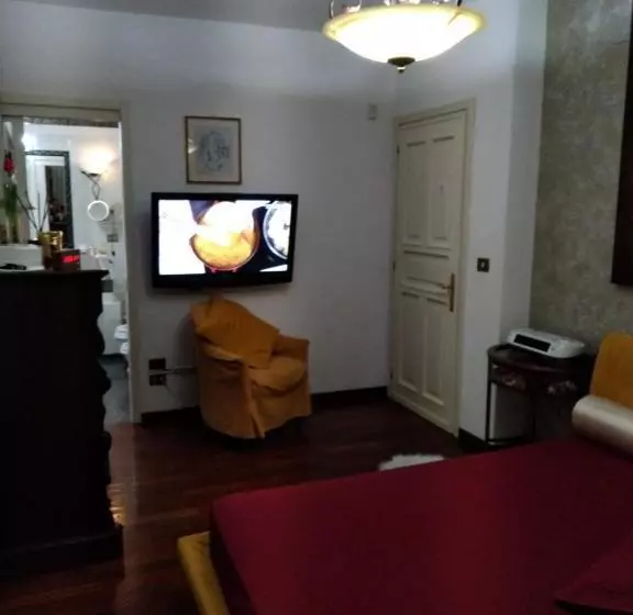 تختخواب و صبحانه The Incantation Guest House