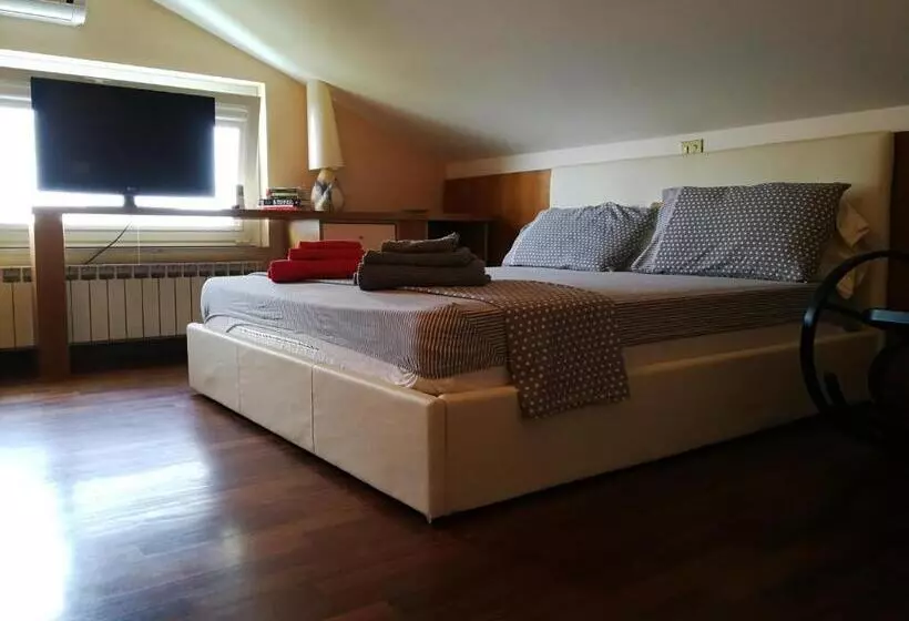 تختخواب و صبحانه The Incantation Guest House