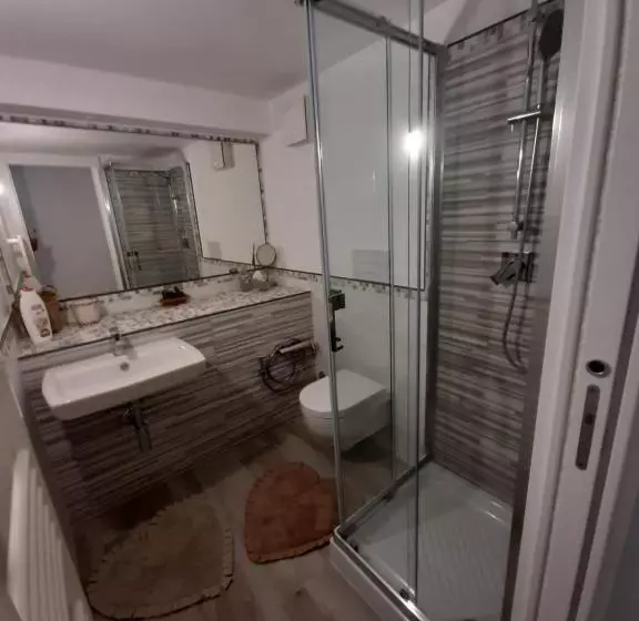تختخواب و صبحانه The Incantation Guest House