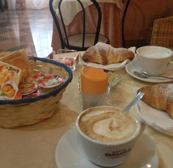 Отель Albergo Tarsia