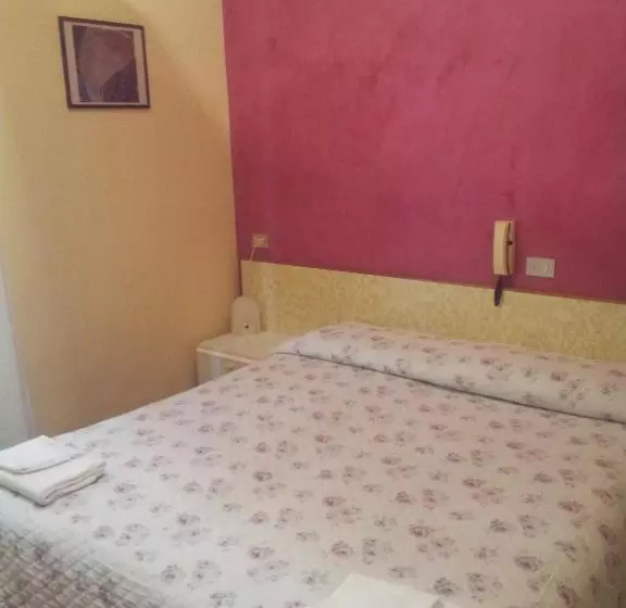 ホテル Albergo Tarsia