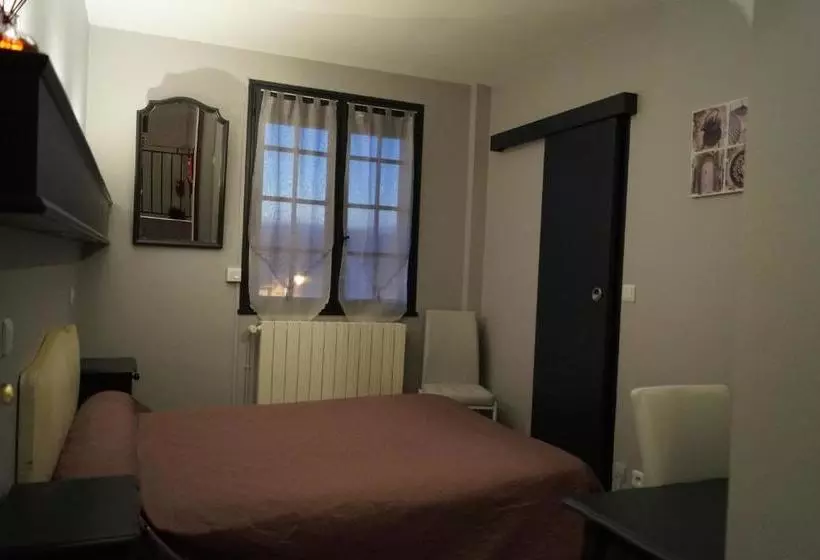 هتل Hôtel Les Mimosas