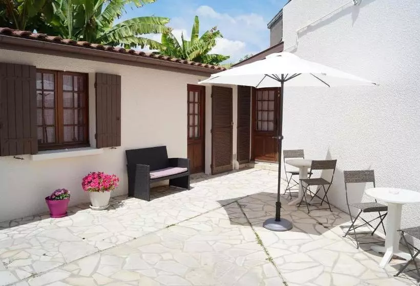 هتل Hôtel Les Mimosas