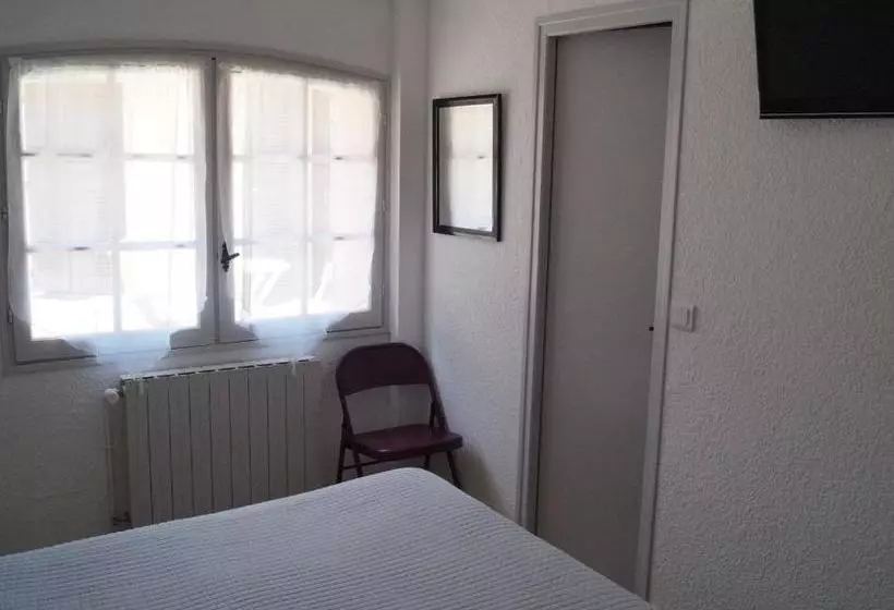 هتل Hôtel Les Mimosas