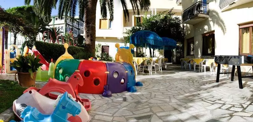 ホテル Lido