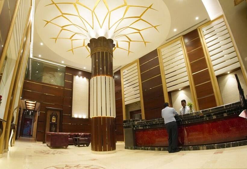 Отель Venkatesh International