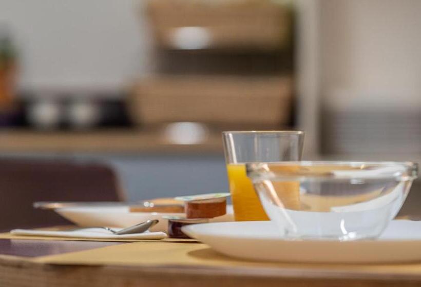 Luogo Comune Ostello