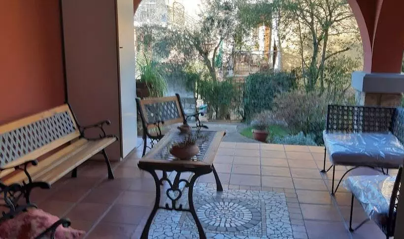 Villa Leilani B&b