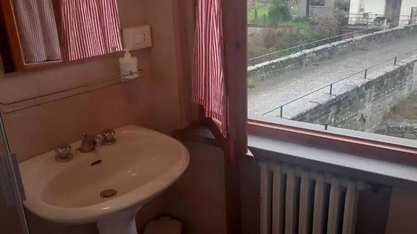 Aamiaismajoitus (B&B) Albergo Del Ponte