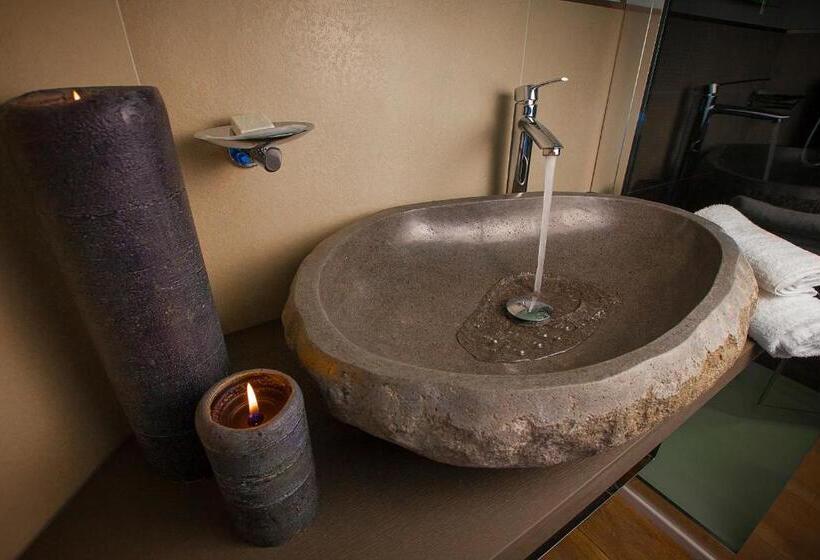 تختخواب و صبحانه Ferrari Suite