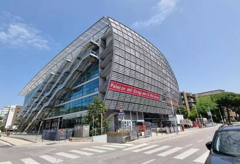 ホテル Adriatica Con Piscina